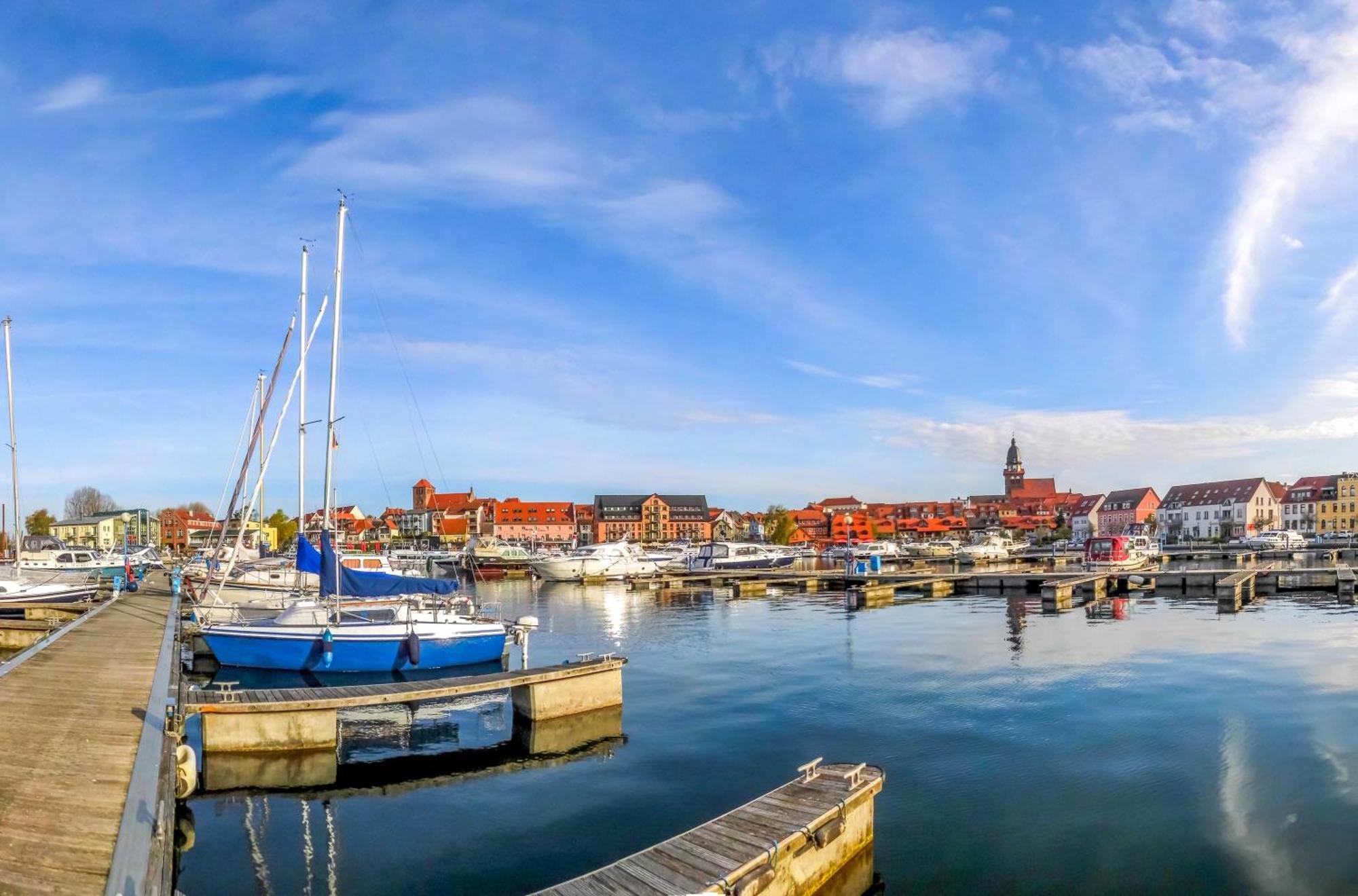 Ferienwohnung Seeblick - Ferienwohnung Mit Ausblick Auf Den Yachthafen Waren  Exteriör bild